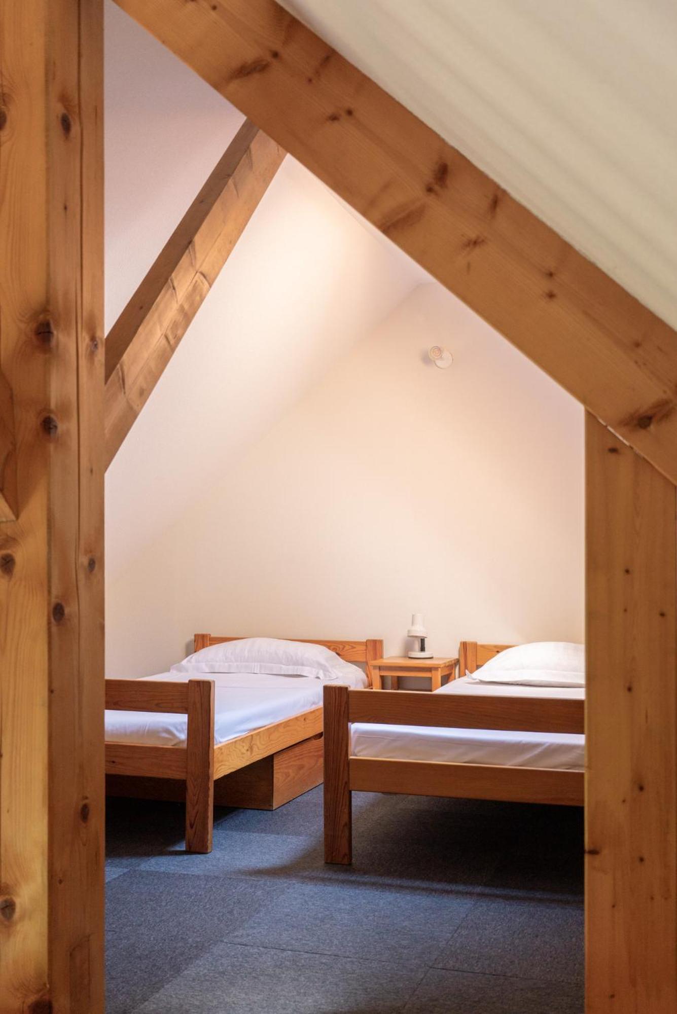 Domaine De Ramonjuan Otel Bagnères-de-Bigorre Oda fotoğraf