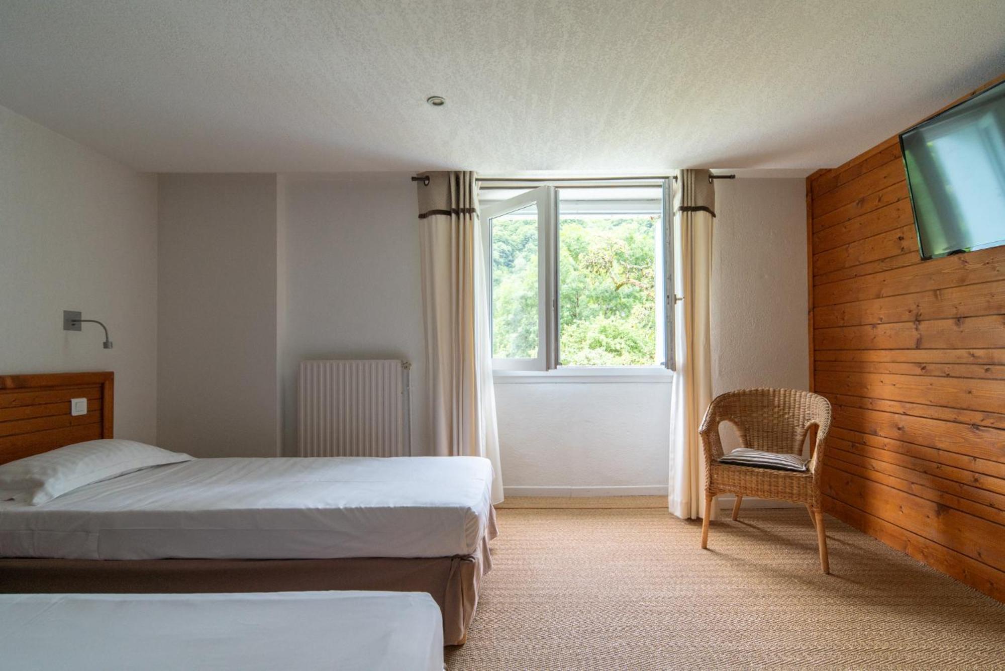 Domaine De Ramonjuan Otel Bagnères-de-Bigorre Oda fotoğraf