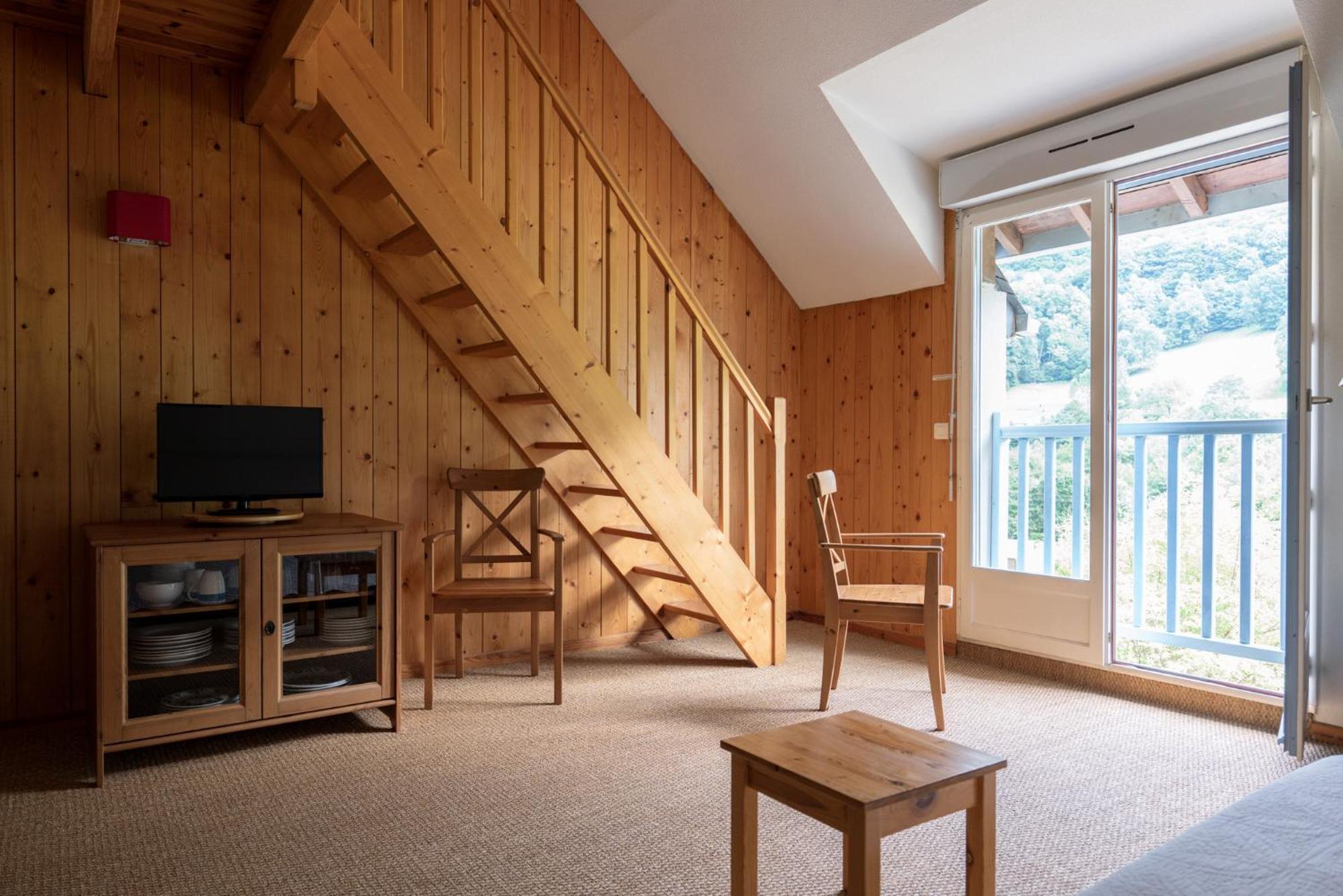 Domaine De Ramonjuan Otel Bagnères-de-Bigorre Oda fotoğraf